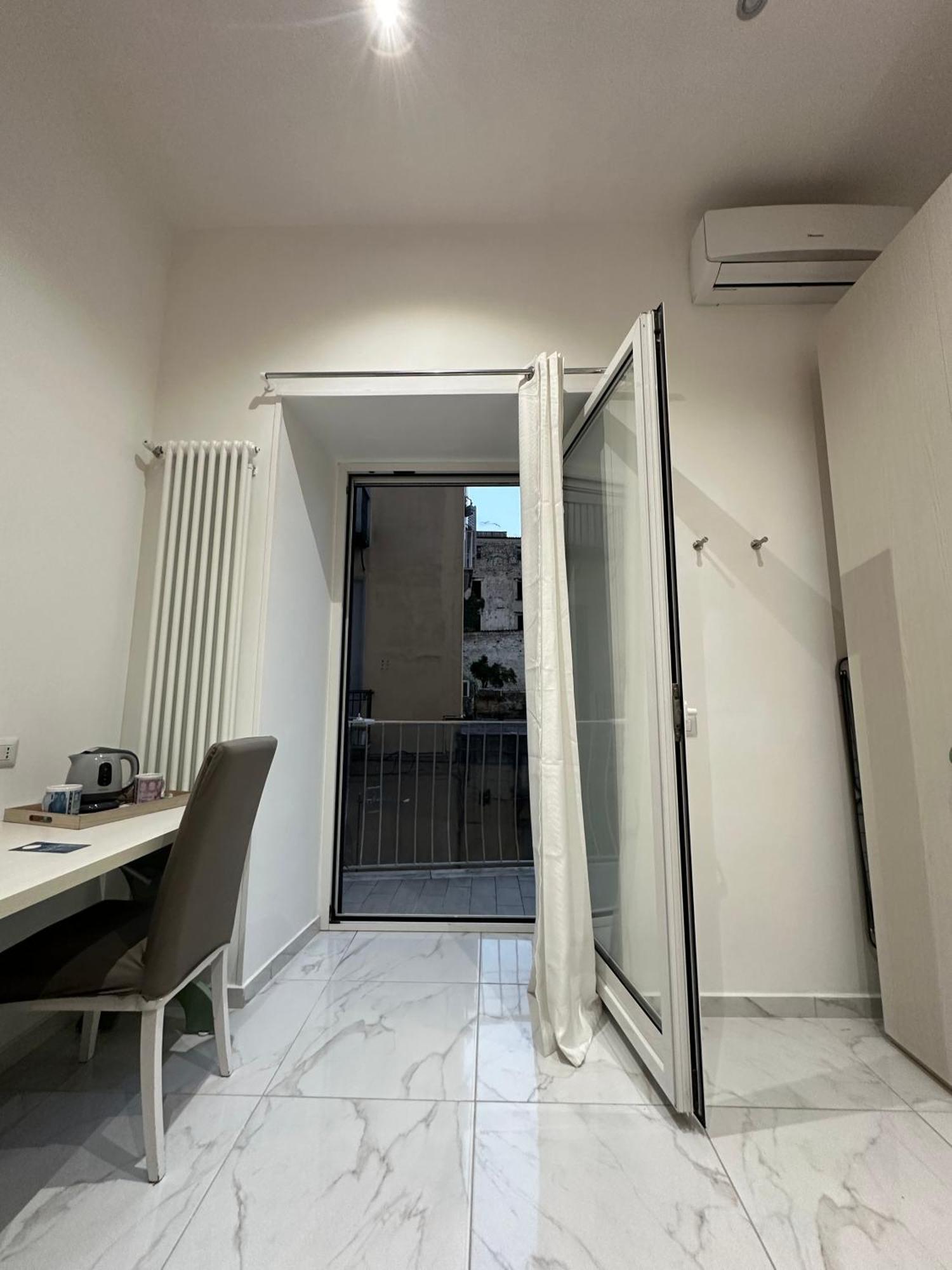 Santa Chiara Garden View B&B Νάπολη Εξωτερικό φωτογραφία